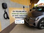 EV polnilnica pametna prednost za vašo turistično namestitev